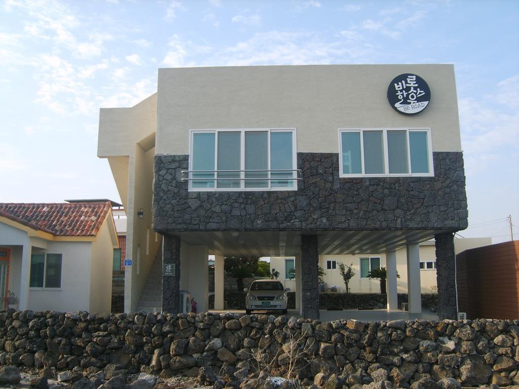 Be Road House Hotel Jeju Exterior photo